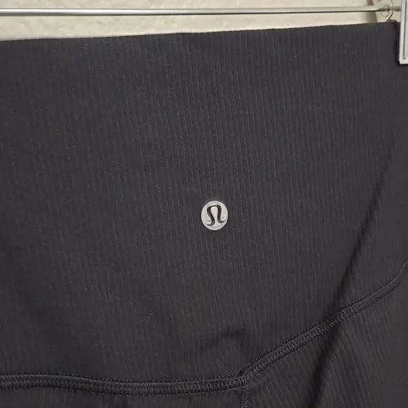Lululemon Athletica Women's Black Ribbed HR Pants - Picture 3 of 5